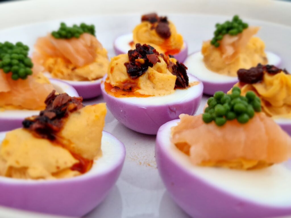 Gekleurde gevulde eitjes 20250420 151249 1024x768